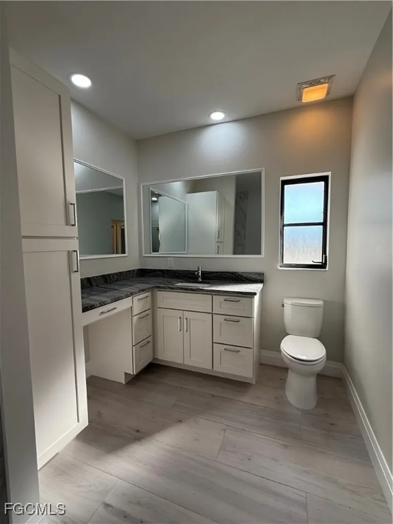 711 SE 33rd Terrace Cape Coral FL 33904