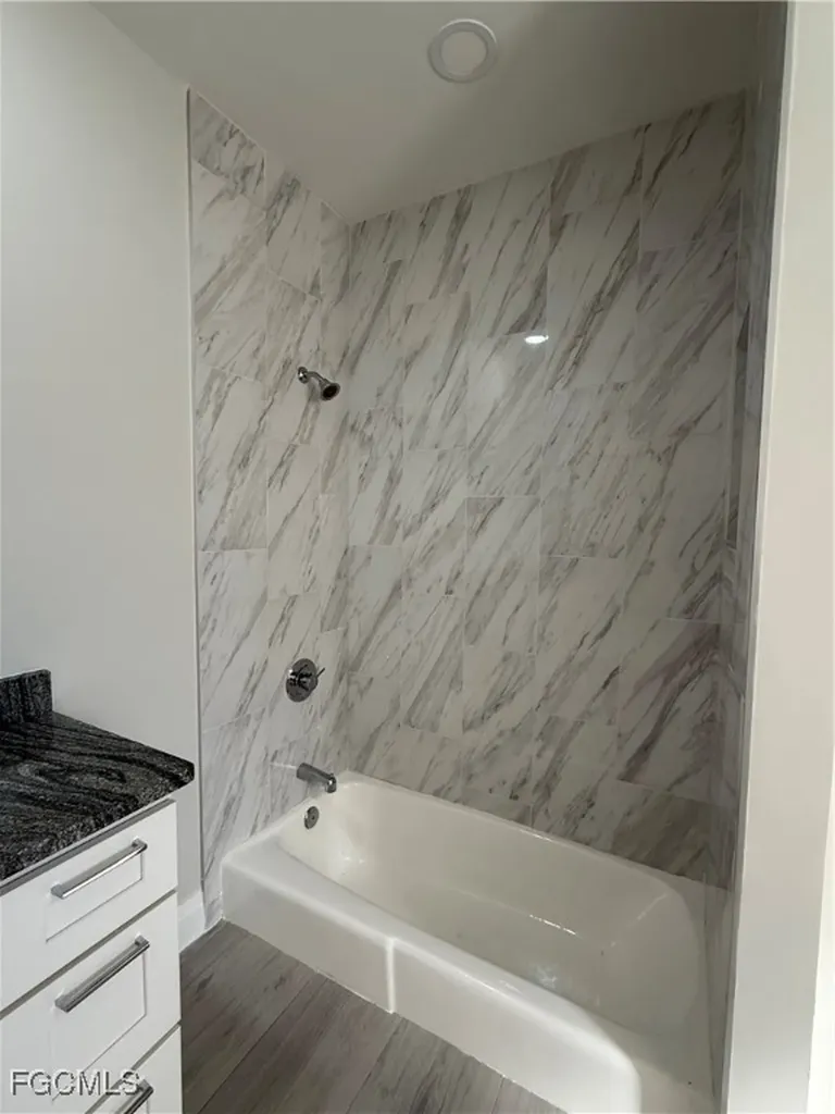 711 SE 33rd Terrace Cape Coral FL 33904