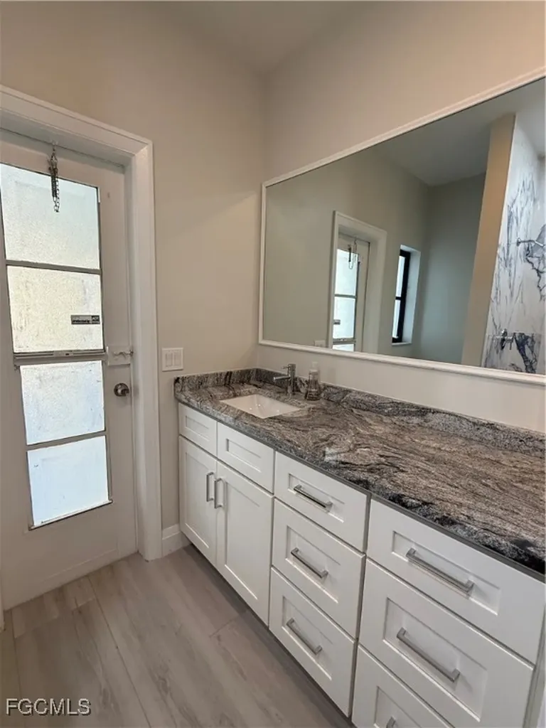 711 SE 33rd Terrace Cape Coral FL 33904