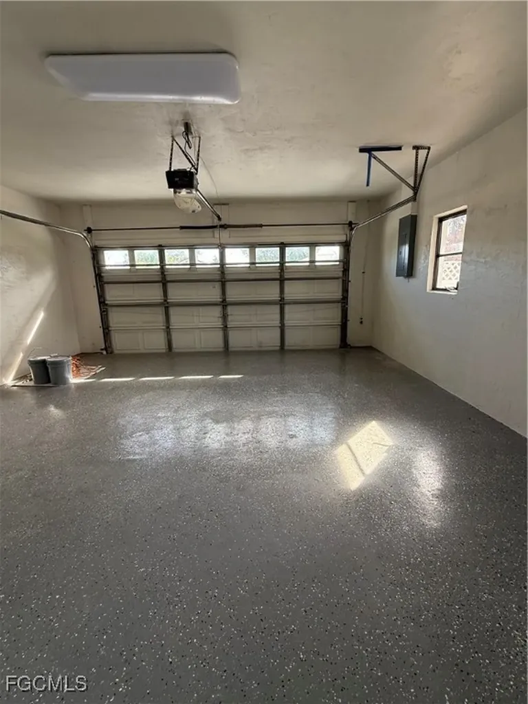 711 SE 33rd Terrace Cape Coral FL 33904