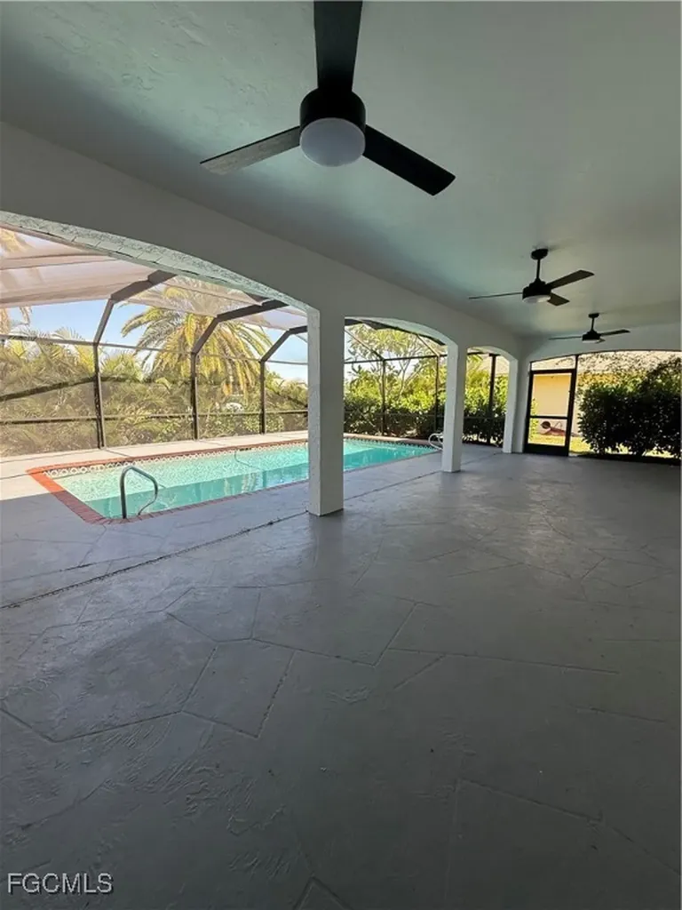 711 SE 33rd Terrace Cape Coral FL 33904