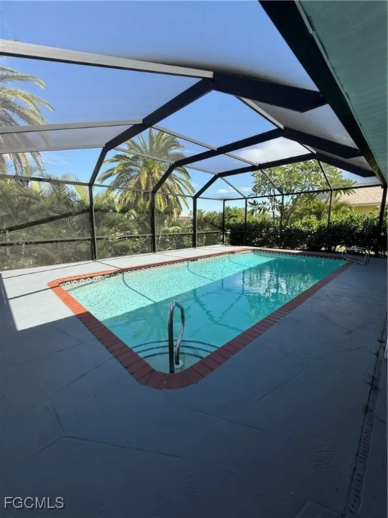 711 SE 33rd Terrace Cape Coral FL 33904