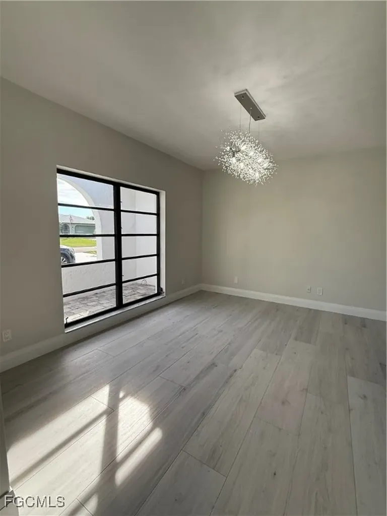 711 SE 33rd Terrace Cape Coral FL 33904