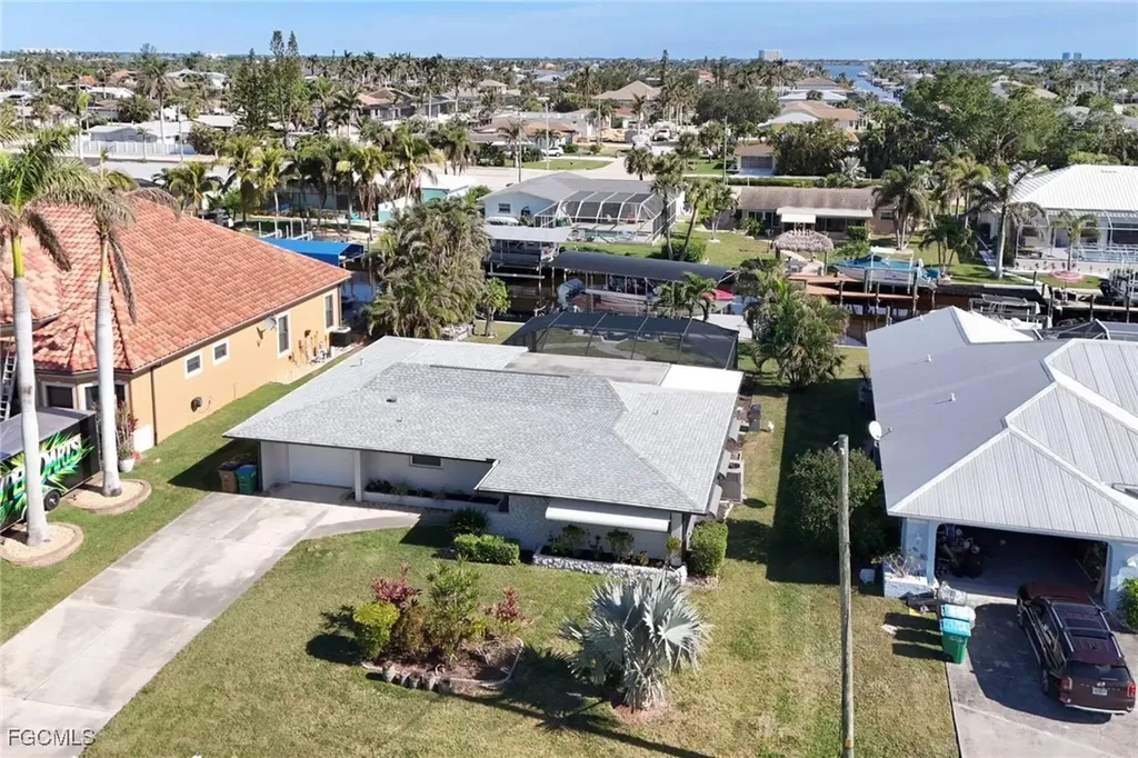 5343 Del Monte Court Cape Coral FL 33904