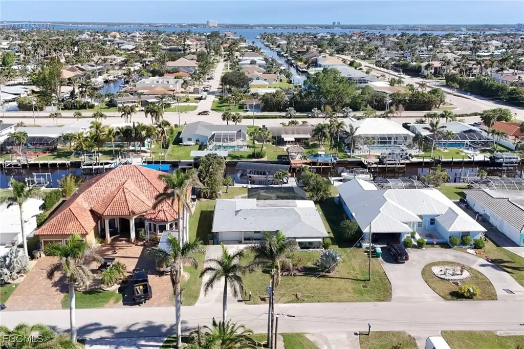 5343 Del Monte Court Cape Coral FL 33904