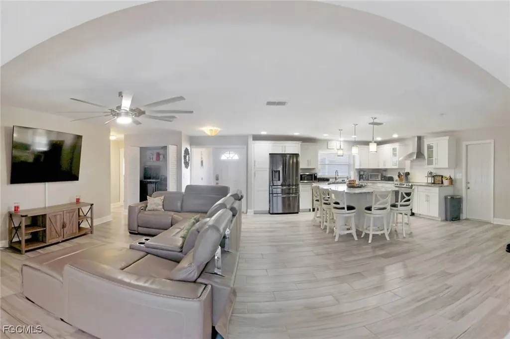 5343 Del Monte Court Cape Coral FL 33904