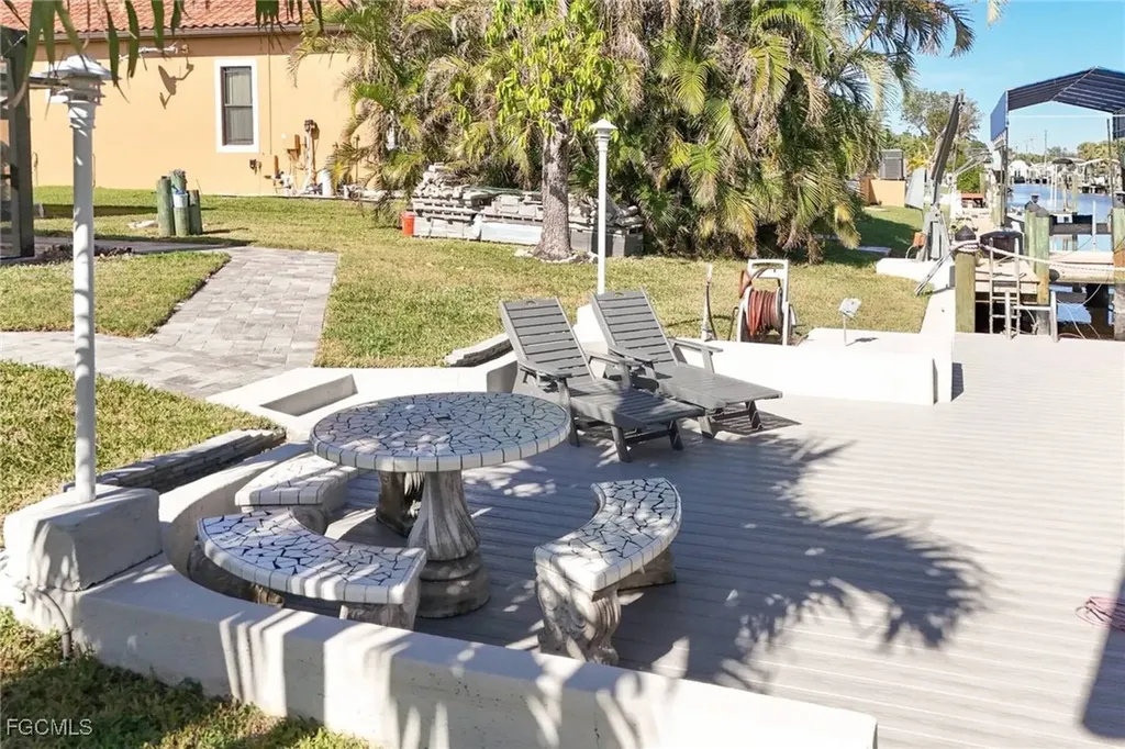5343 Del Monte Court Cape Coral FL 33904