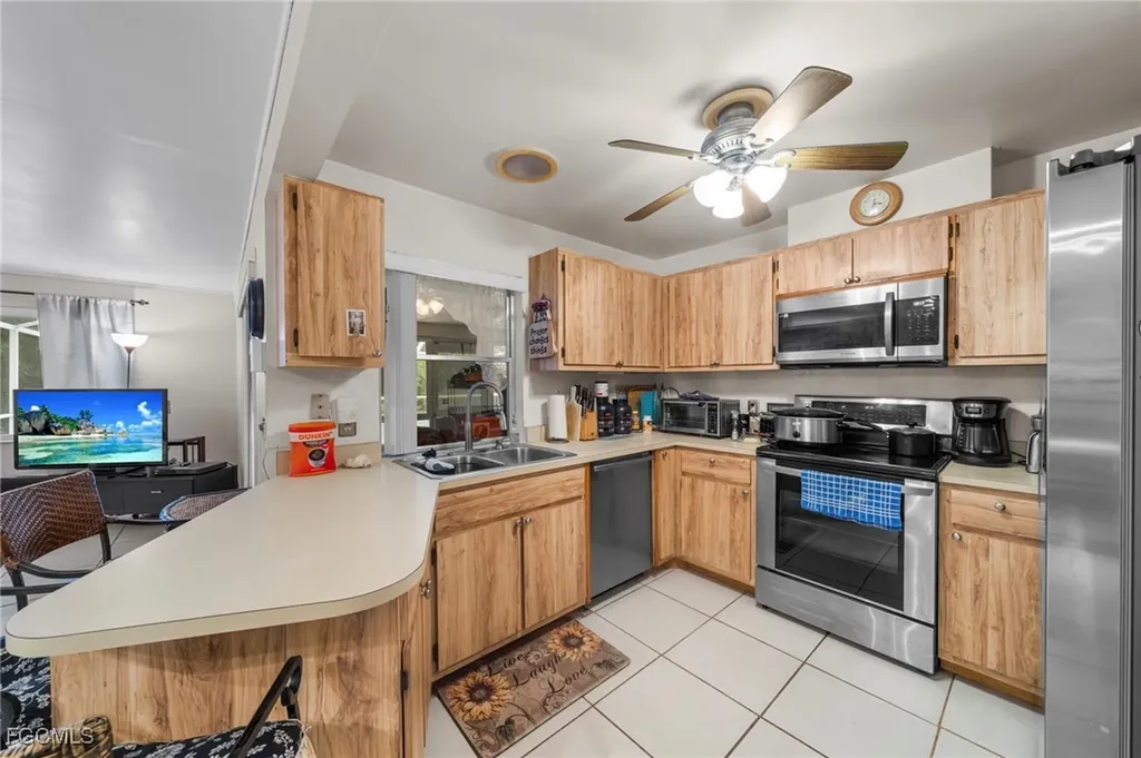 1501 SE 19th Lane Cape Coral FL 33990