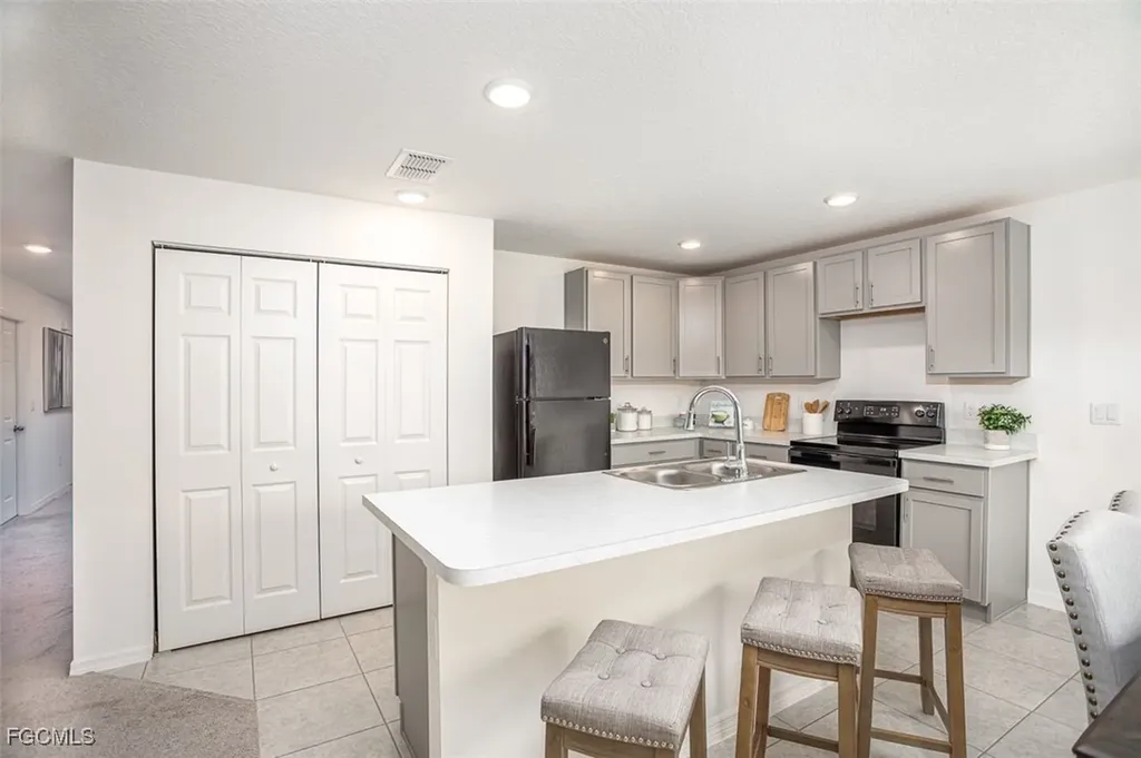 2506 15th Street SW Lehigh Acres FL 33976