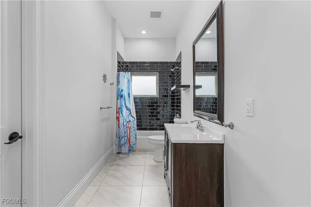 2322 Trafalgar Parkway Cape Coral FL 33991