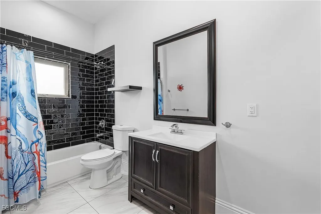 2322 Trafalgar Parkway Cape Coral FL 33991