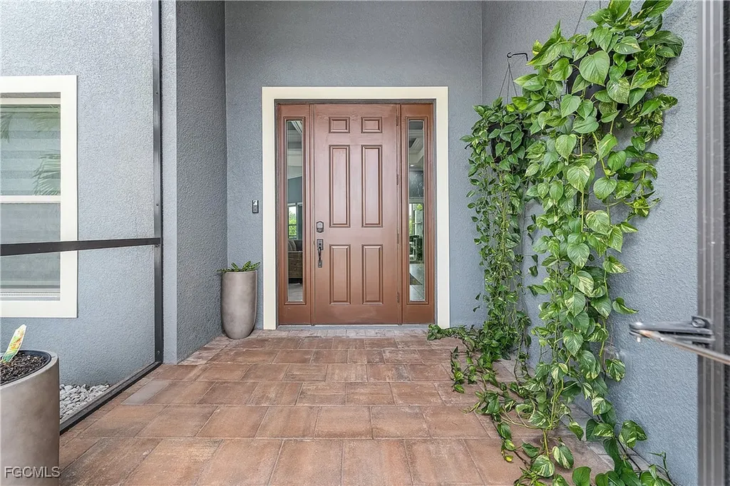 2322 Trafalgar Parkway Cape Coral FL 33991