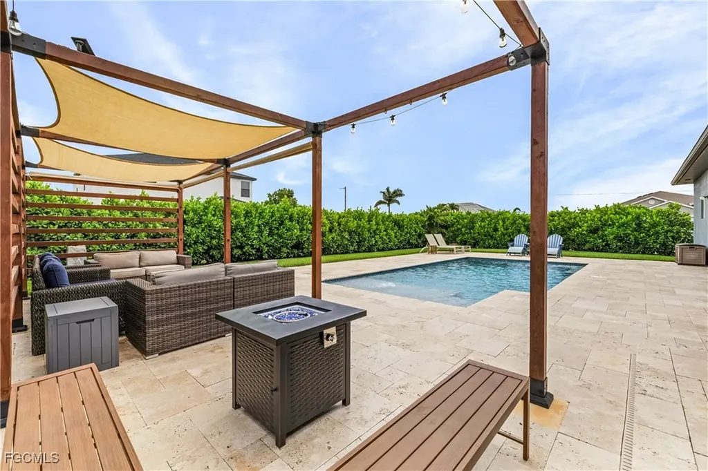 2322 Trafalgar Parkway Cape Coral FL 33991