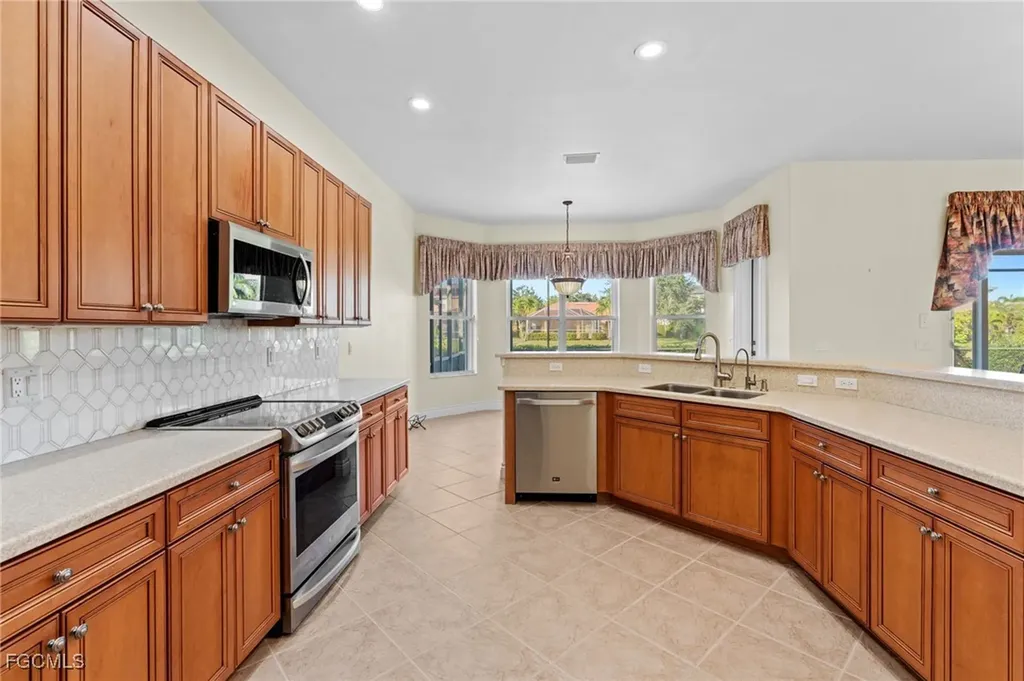 8429 Laurel Lakes Boulevard Naples FL 34119