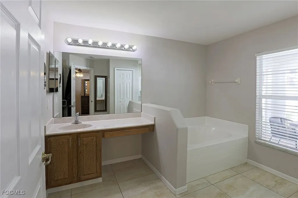 2452 Nature Pointe Loop Fort Myers FL 33905