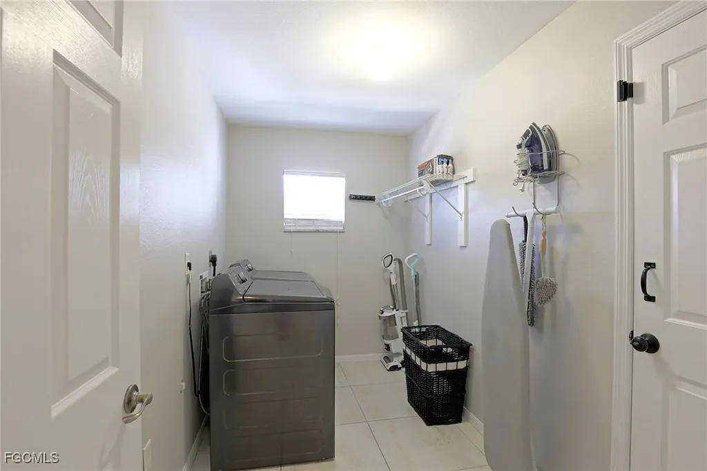 2452 Nature Pointe Loop Fort Myers FL 33905