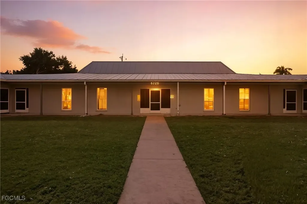 5725 Genesee Parkway Bokeelia FL 33922