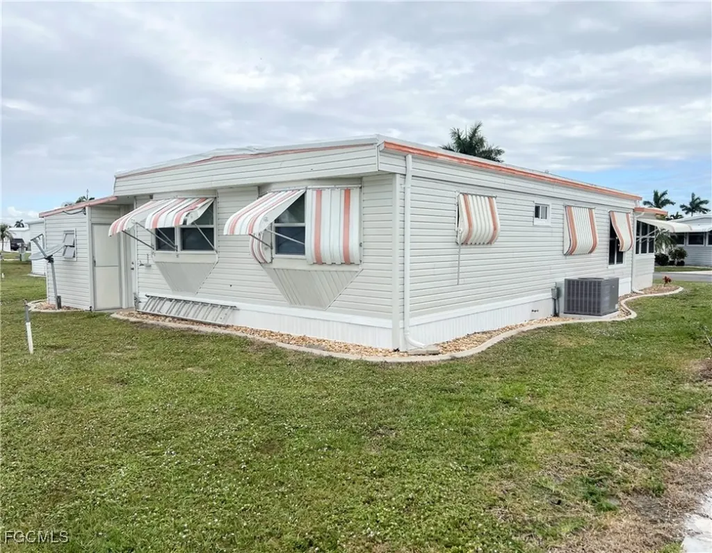 301 Dillard Avenue Fort Myers FL 33908