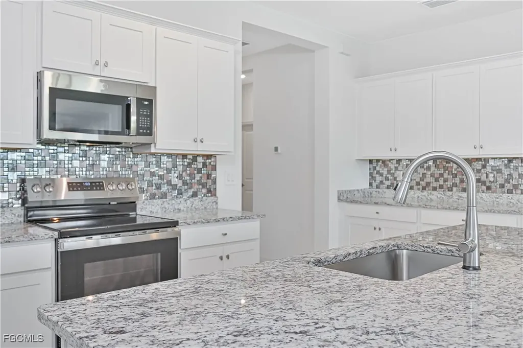 4000 Sweet Alyssum Terrace Alva FL 33920