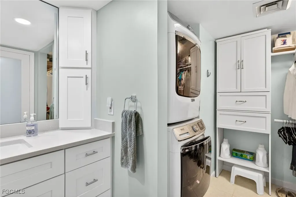 1341 Middle Gulf Drive Sanibel FL 33957