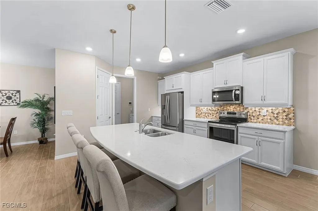 2509 SW 52nd Lane Cape Coral FL 33914