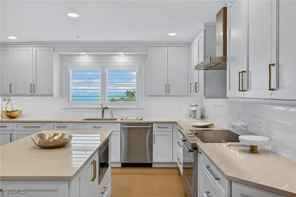 2549 W Gulf Drive Sanibel FL 33957