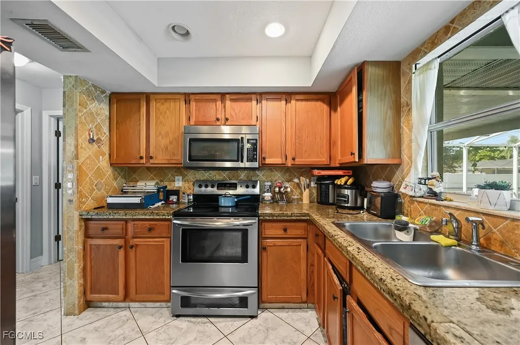 1721 SE 21st Terrace Cape Coral FL 33990