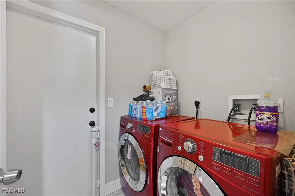 1721 SE 21st Terrace Cape Coral FL 33990
