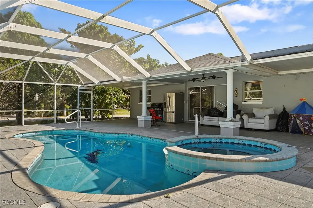 1721 SE 21st Terrace Cape Coral FL 33990