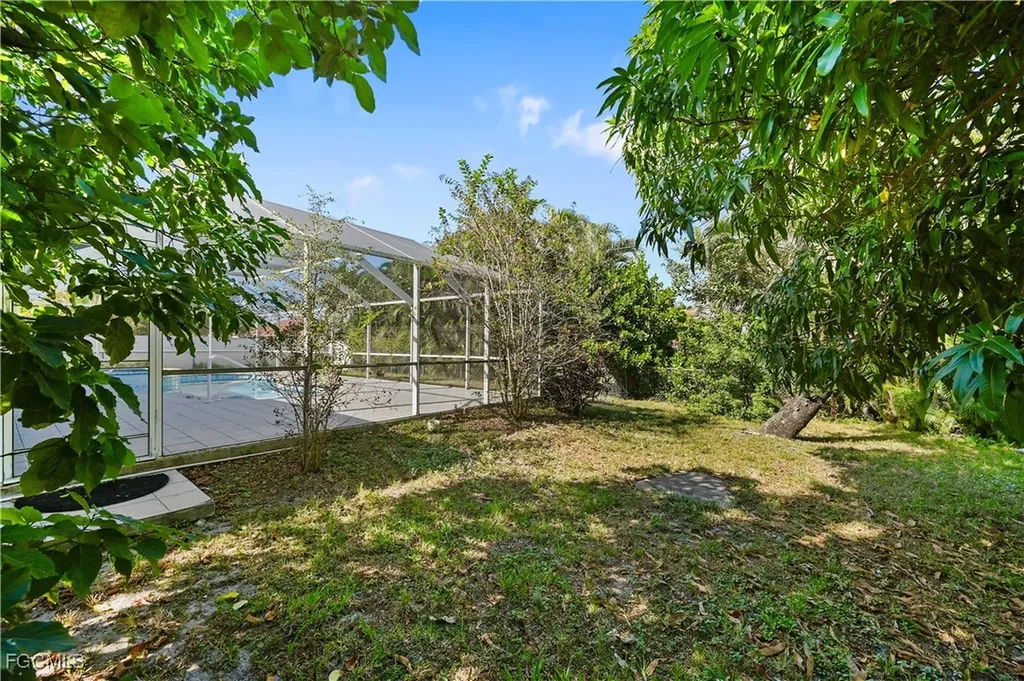 1721 SE 21st Terrace Cape Coral FL 33990