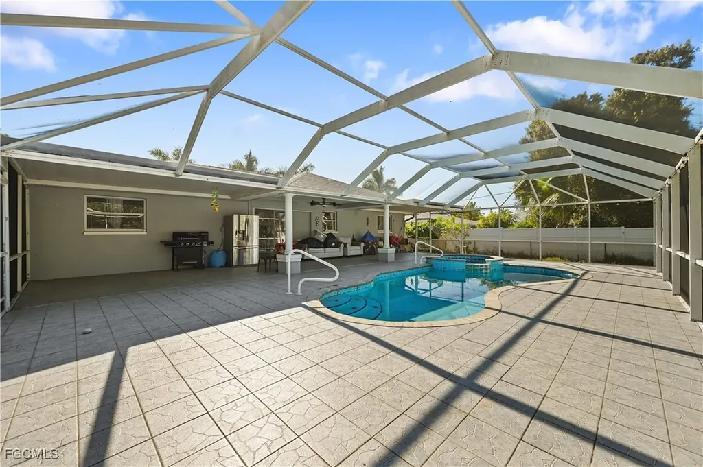 1721 SE 21st Terrace Cape Coral FL 33990