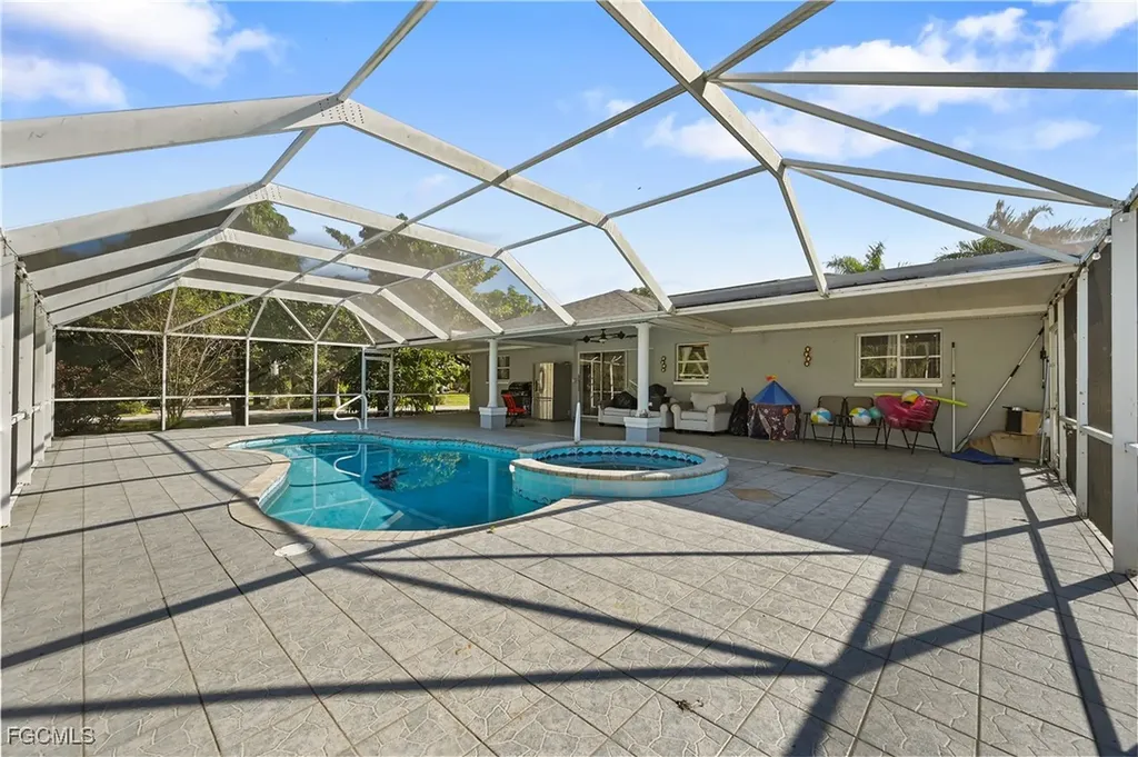 1721 SE 21st Terrace Cape Coral FL 33990