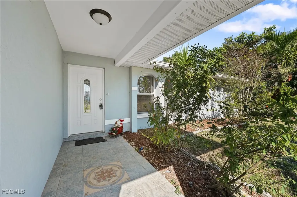 1721 SE 21st Terrace Cape Coral FL 33990
