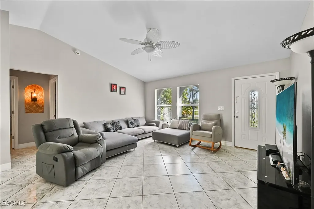 1721 SE 21st Terrace Cape Coral FL 33990