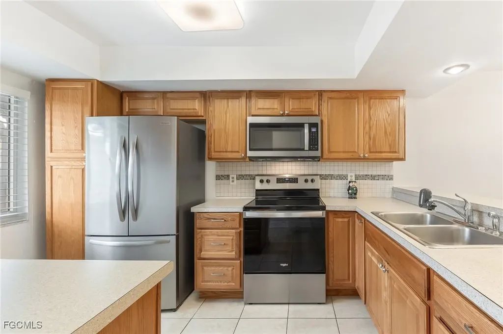 309 Cape Coral Parkway W Cape Coral FL 33914