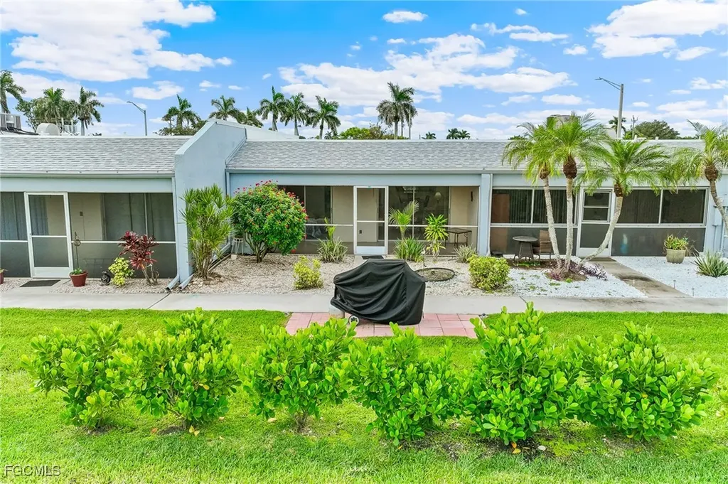 309 Cape Coral Parkway W Cape Coral FL 33914