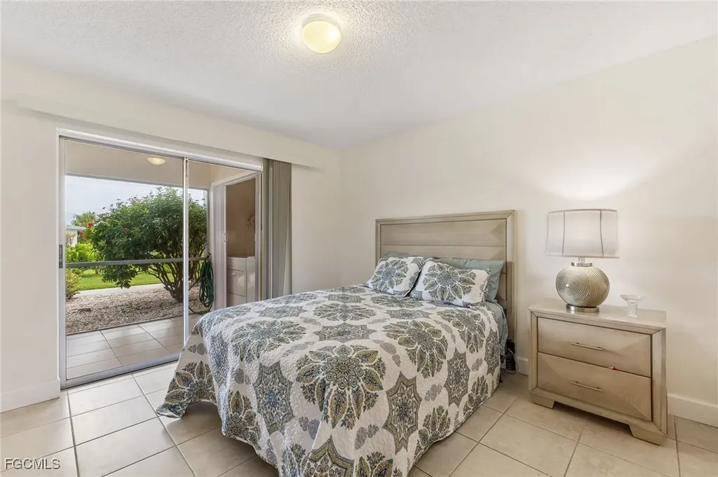 309 Cape Coral Parkway W Cape Coral FL 33914