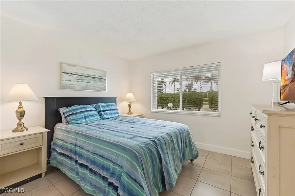 309 Cape Coral Parkway W Cape Coral FL 33914
