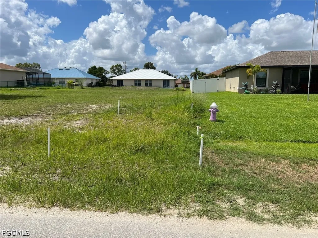 526 NE Van Loon Lane Cape Coral FL 33909