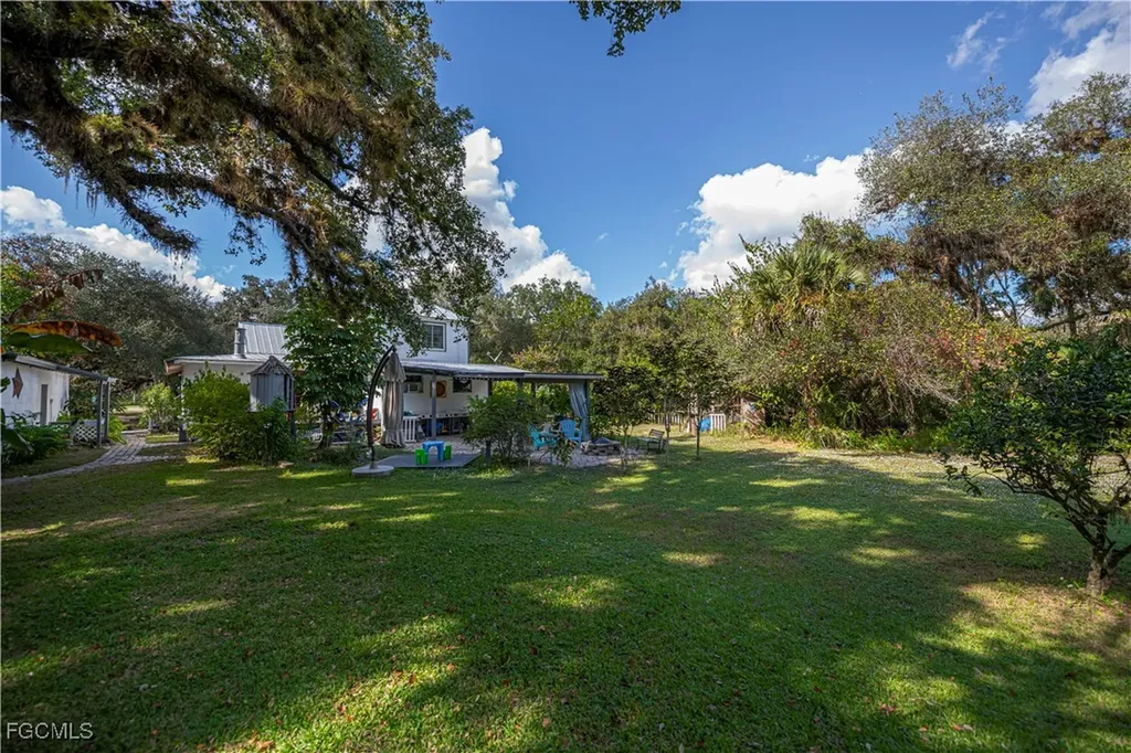 105 S Oak Street Labelle FL 33935