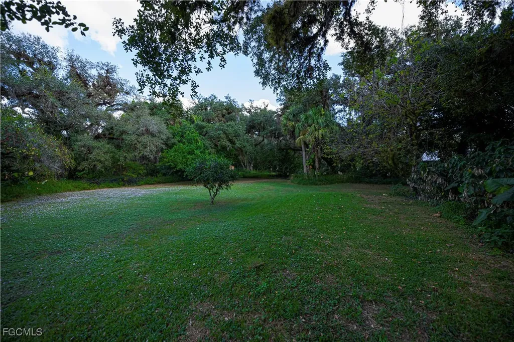 105 S Oak Street Labelle FL 33935