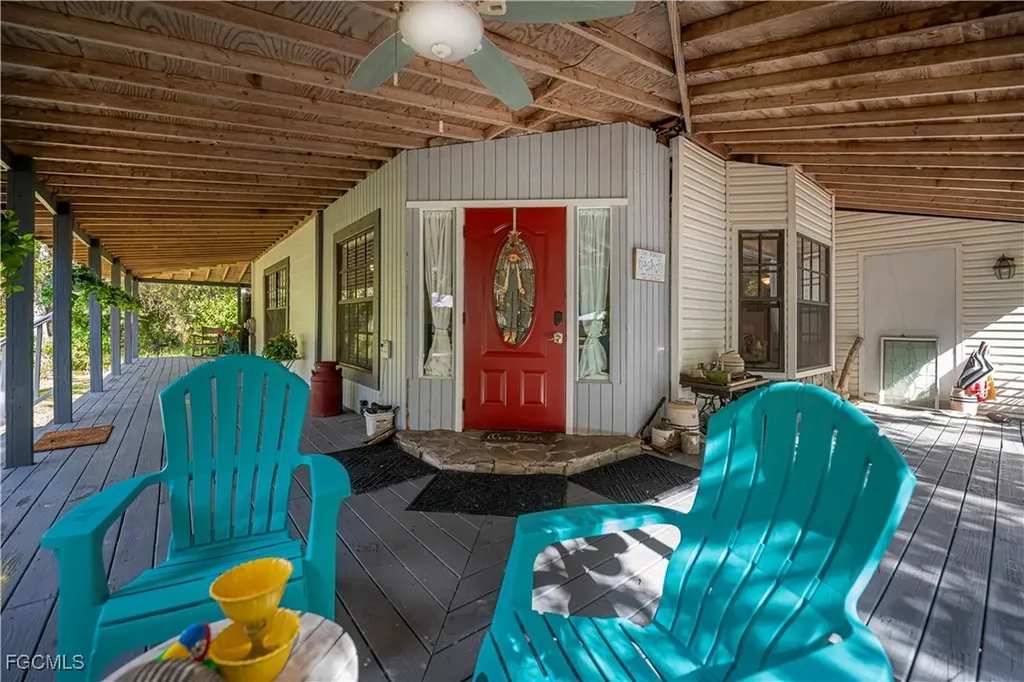 105 S Oak Street Labelle FL 33935