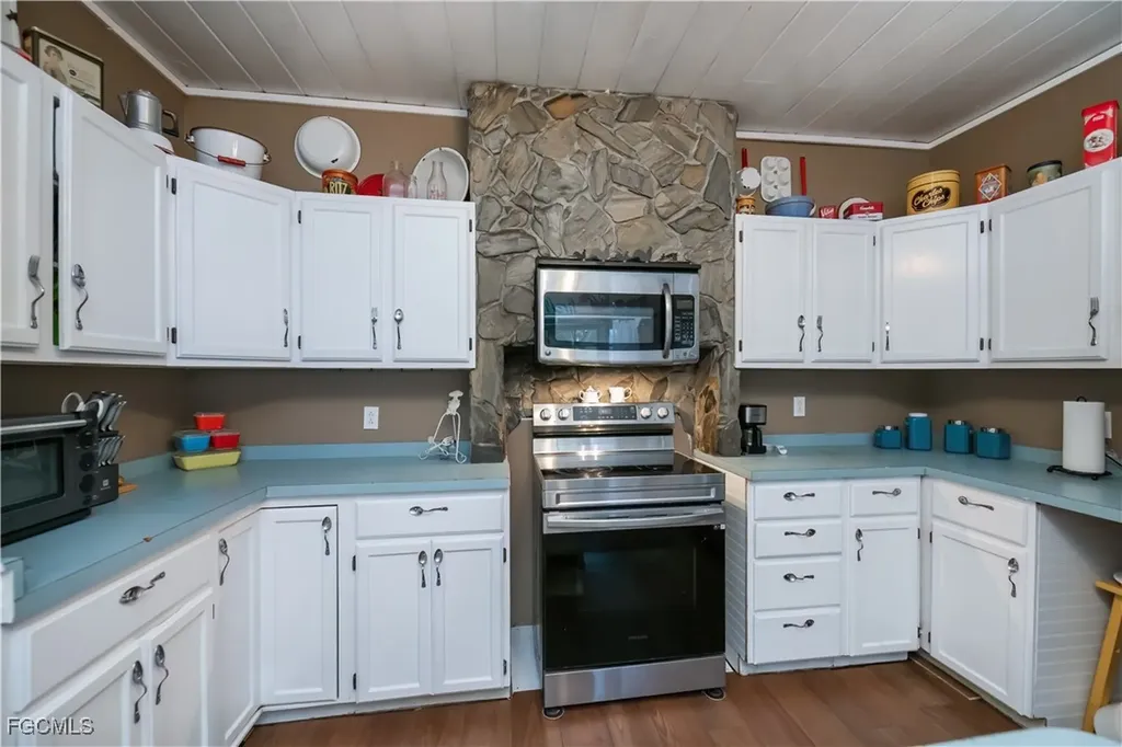 105 S Oak Street Labelle FL 33935