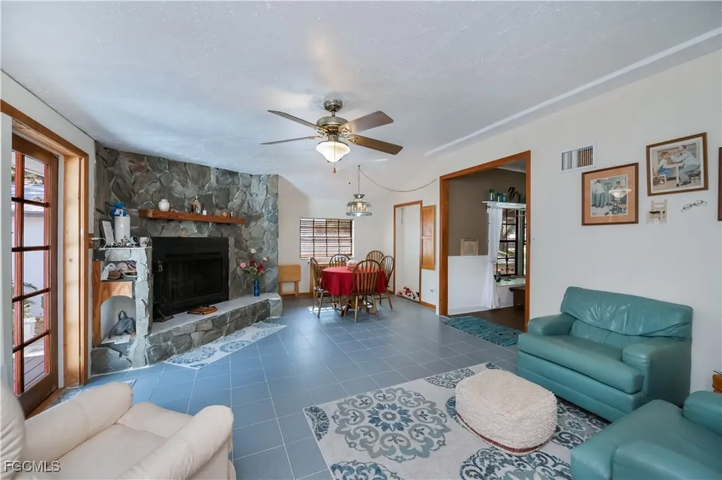 105 S Oak Street Labelle FL 33935