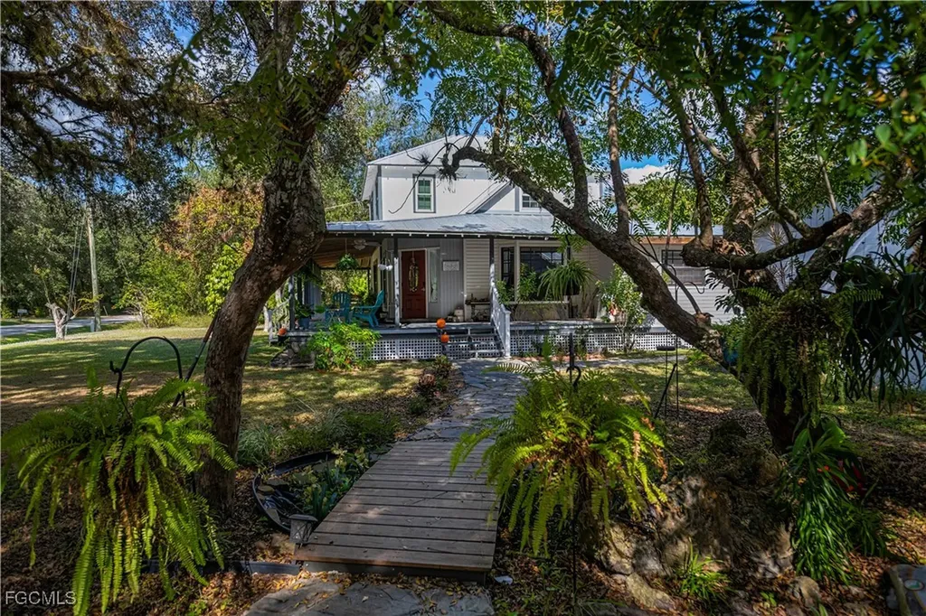 105 S Oak Street Labelle FL 33935