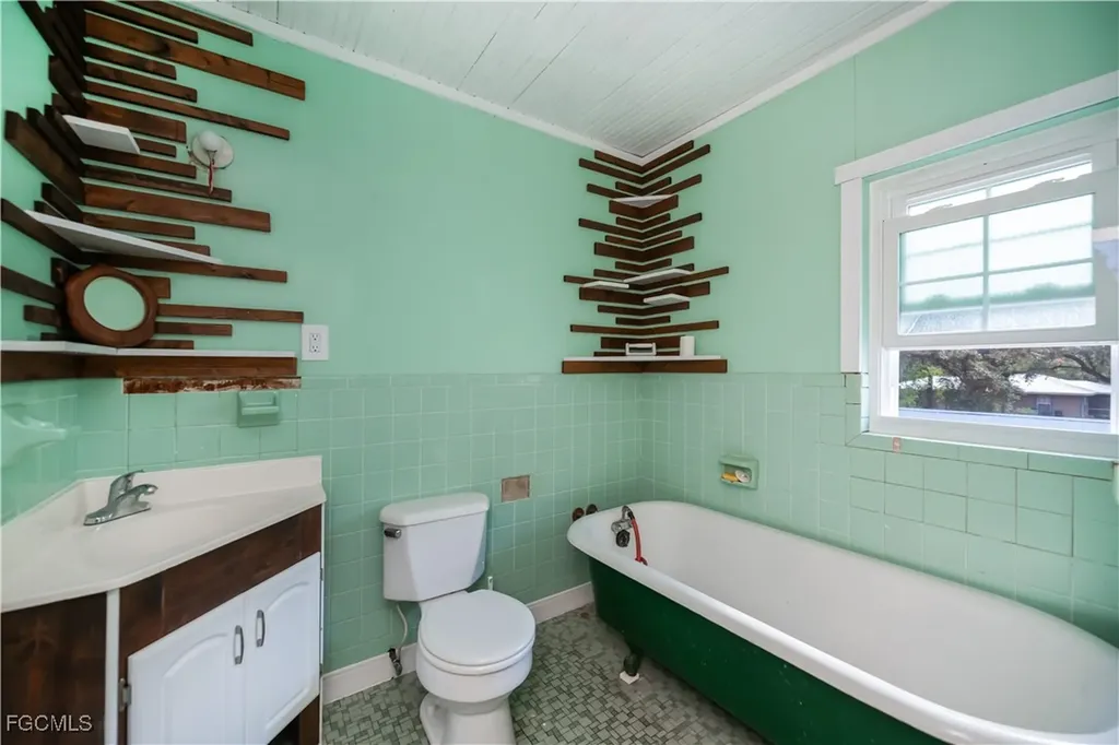 105 S Oak Street Labelle FL 33935