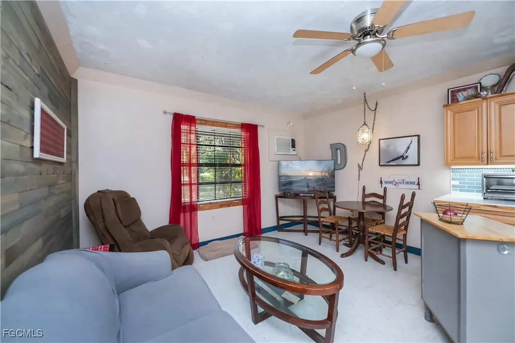 105 S Oak Street Labelle FL 33935