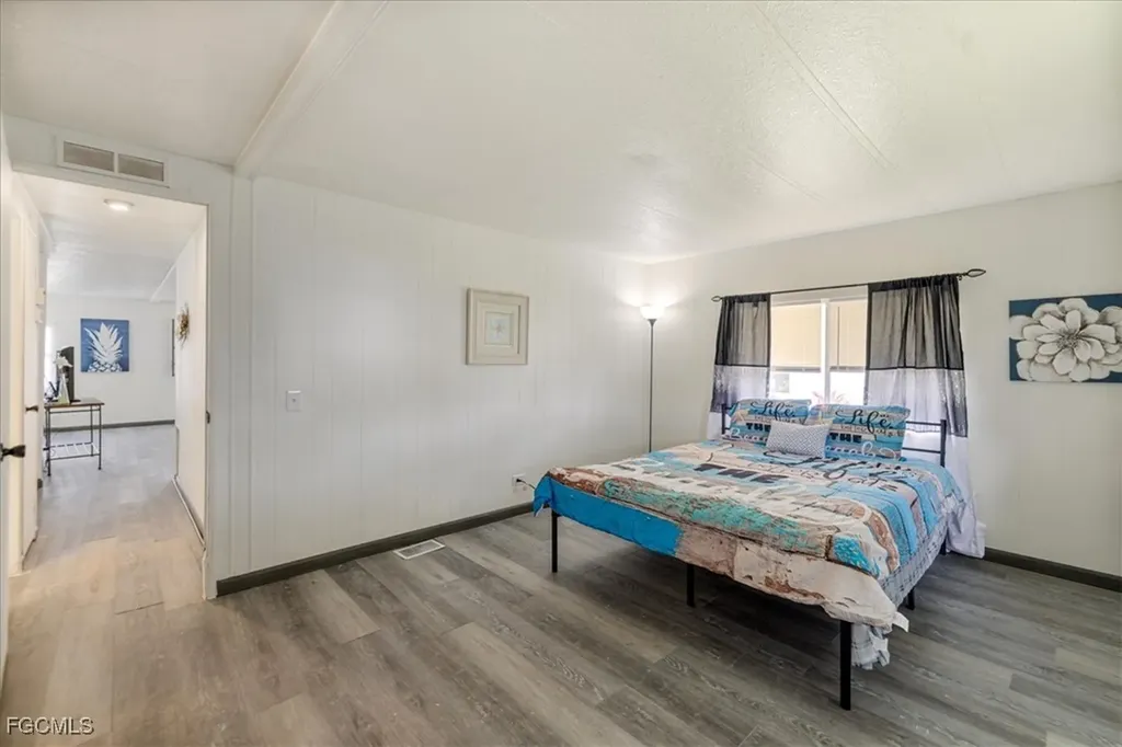 952 Days Lane North Fort Myers FL 33917