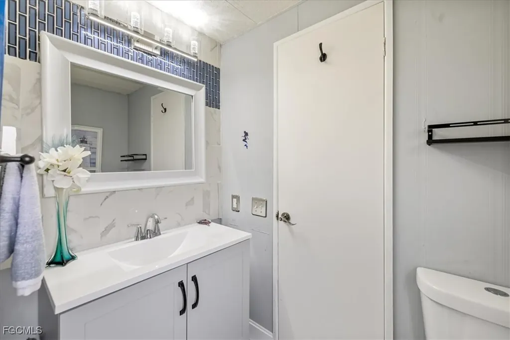 952 Days Lane North Fort Myers FL 33917