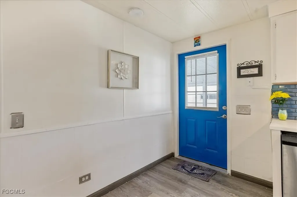 952 Days Lane North Fort Myers FL 33917